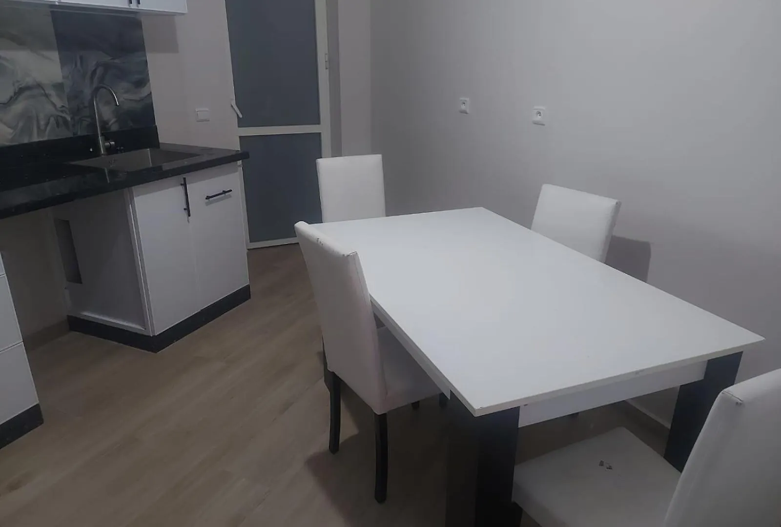 Tout Est Nouveau Et Propre,Au Centre Marrakech Μαρακές 0*,  Μαρόκο